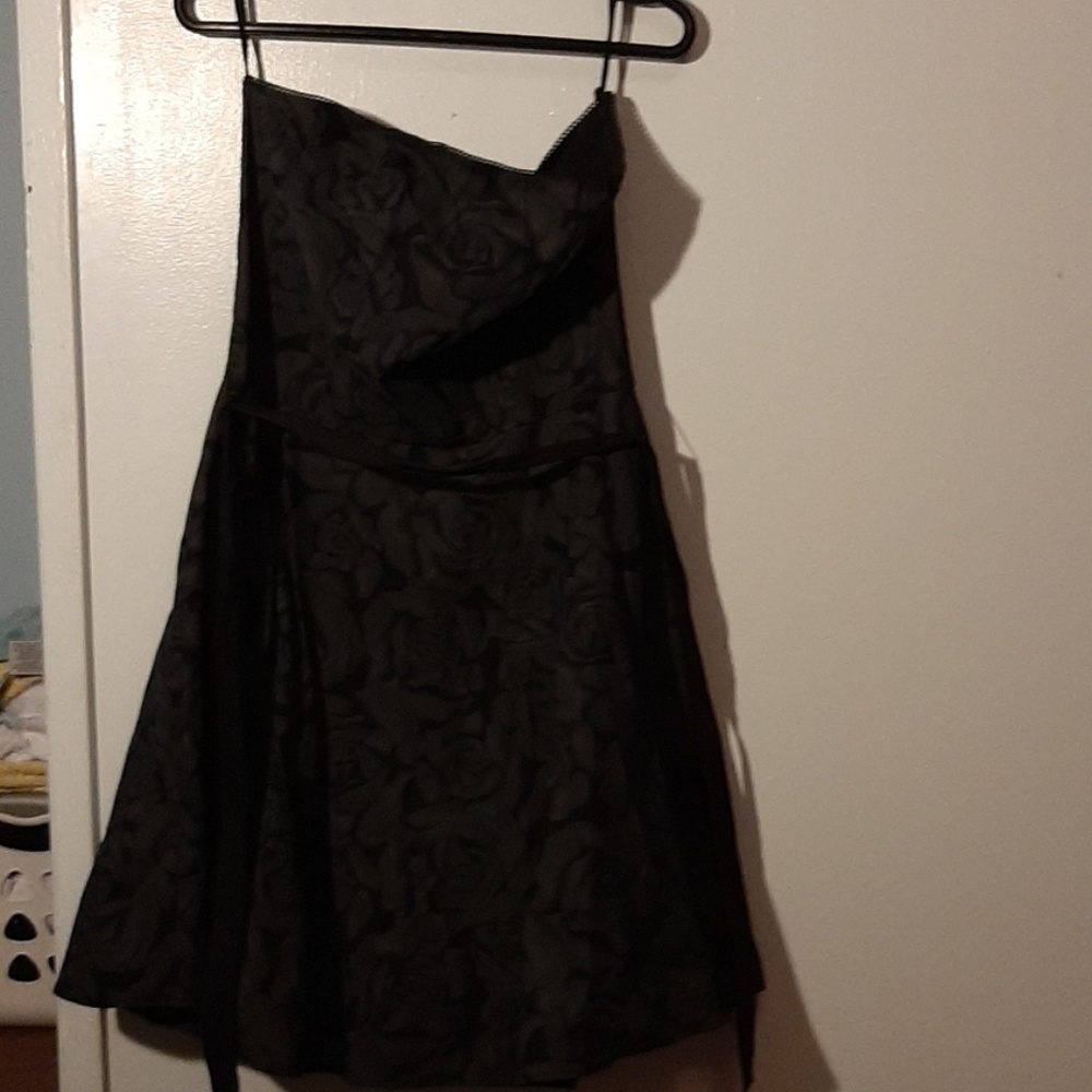 Dress - Picture 3 of 4